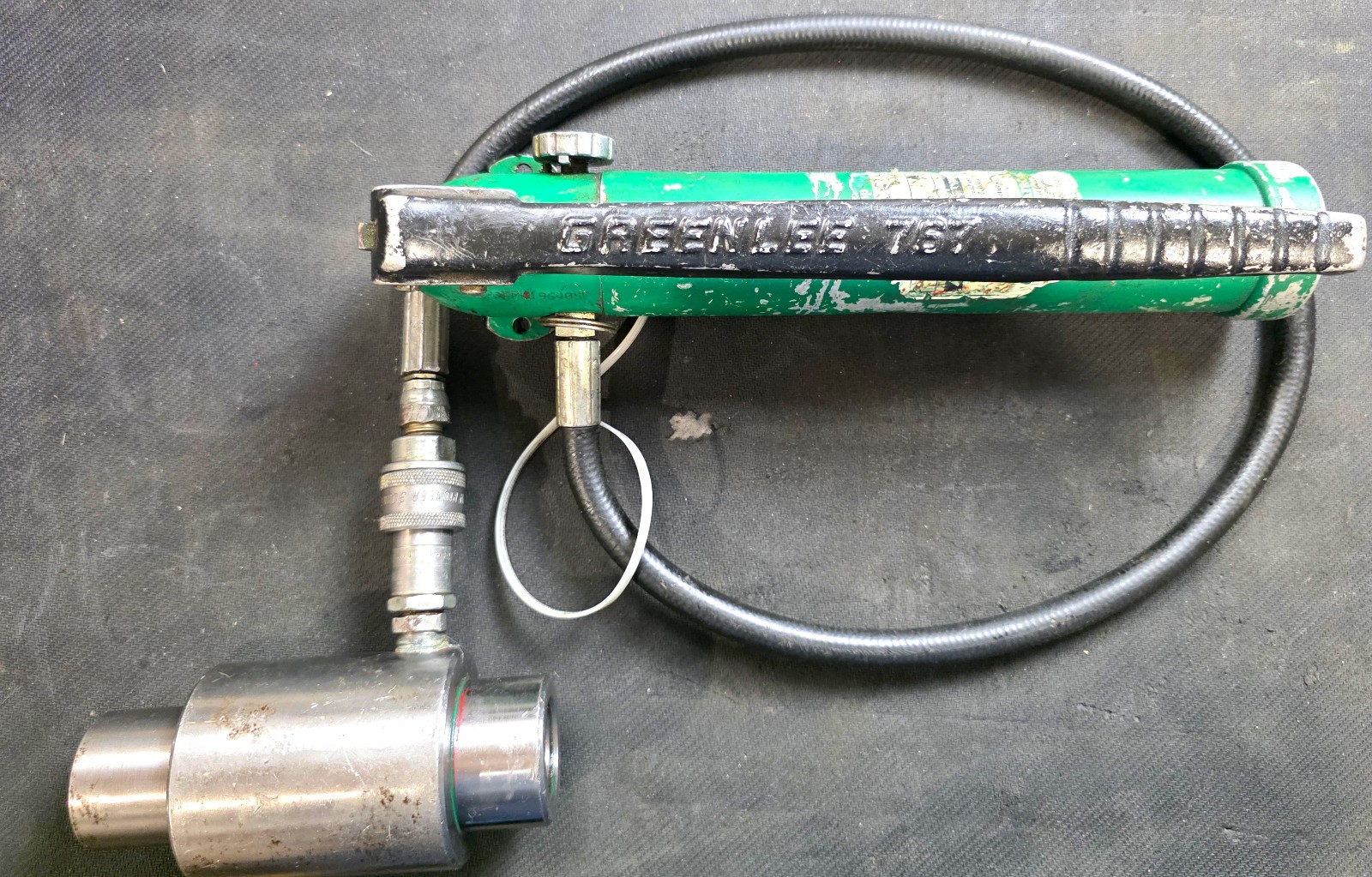 GREENLEE  746 Hydraulic 11‑Ton Ram & 767 Hand Pump – For Knockout Systems  USA