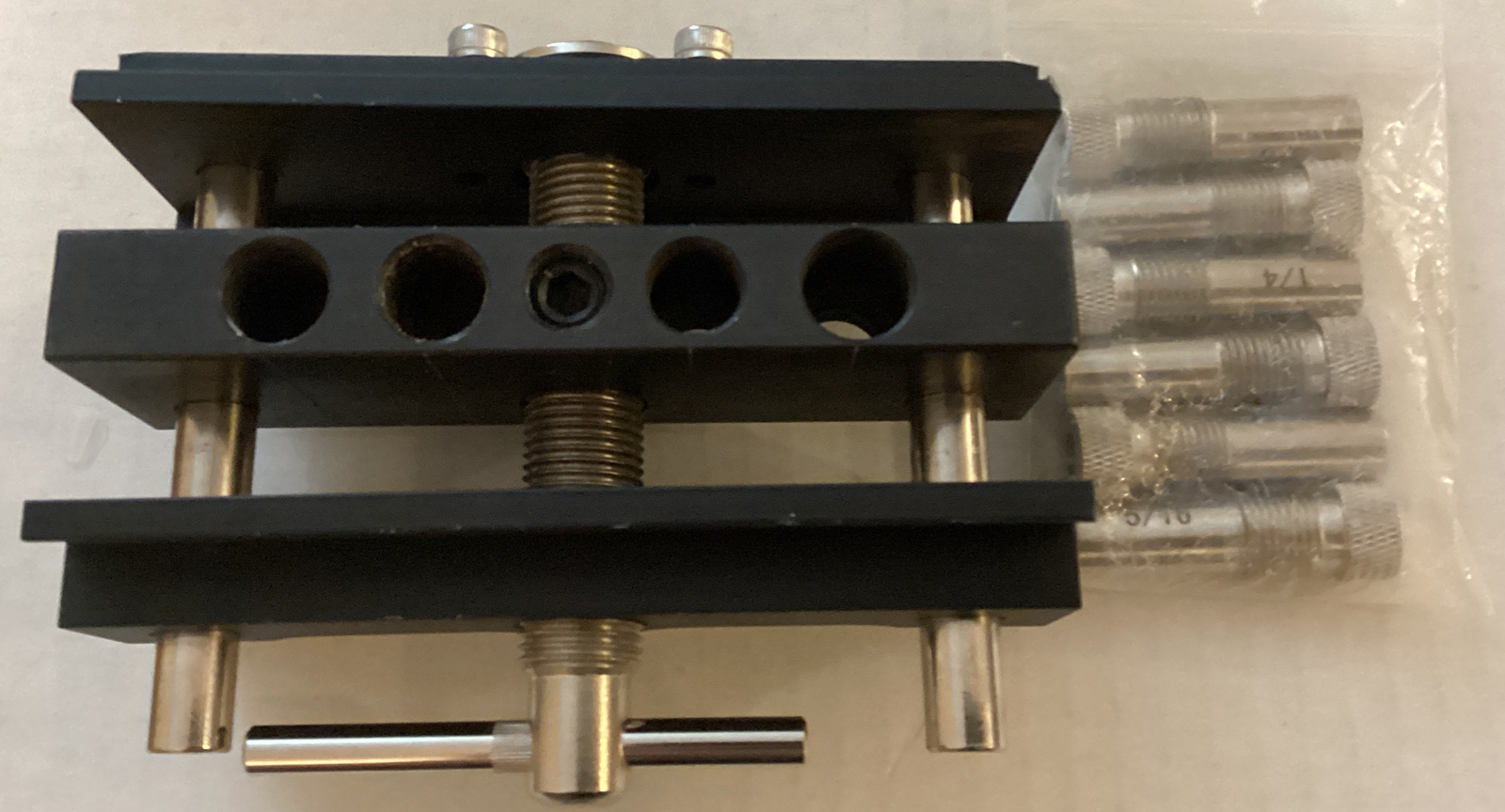 Self-Centering Doweling Jig - Open Box W/ 6 Piece Bushing Set