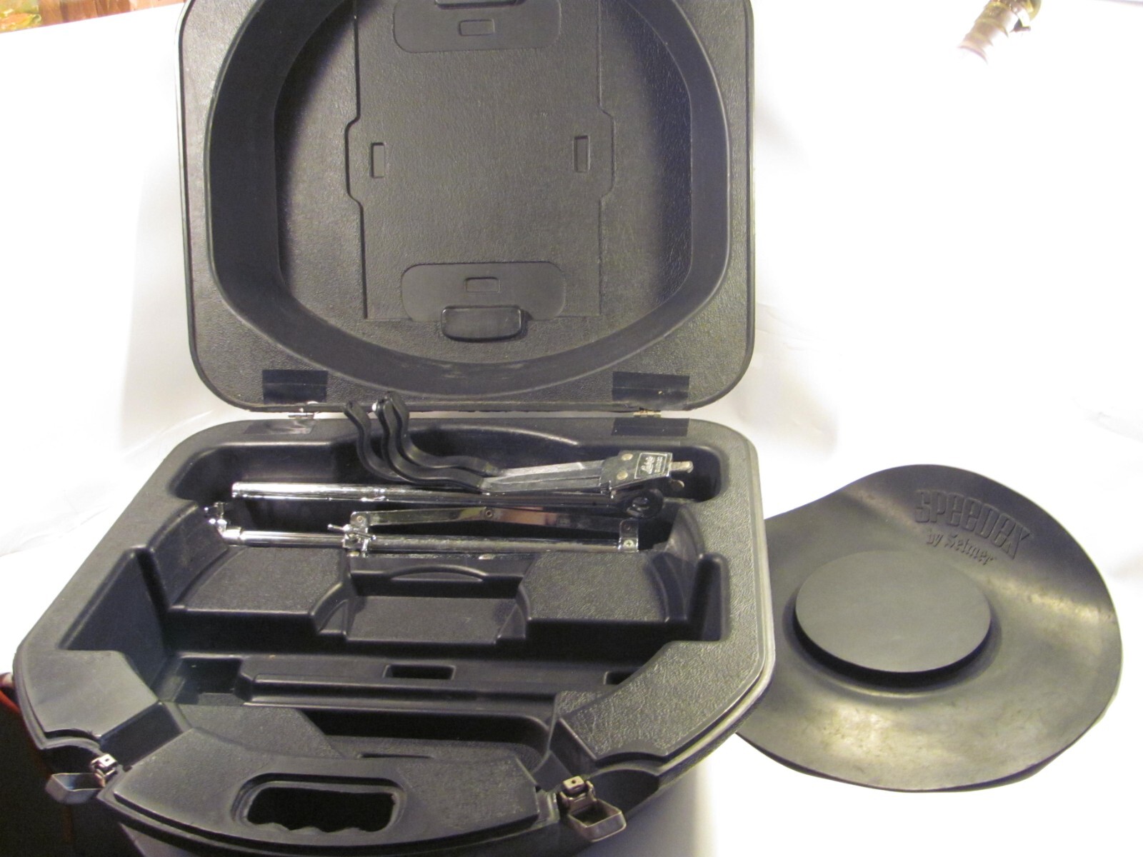Ludwig Snare Drum Carry Clam Case Black Plastic with Stand & Selmer Practice Pad