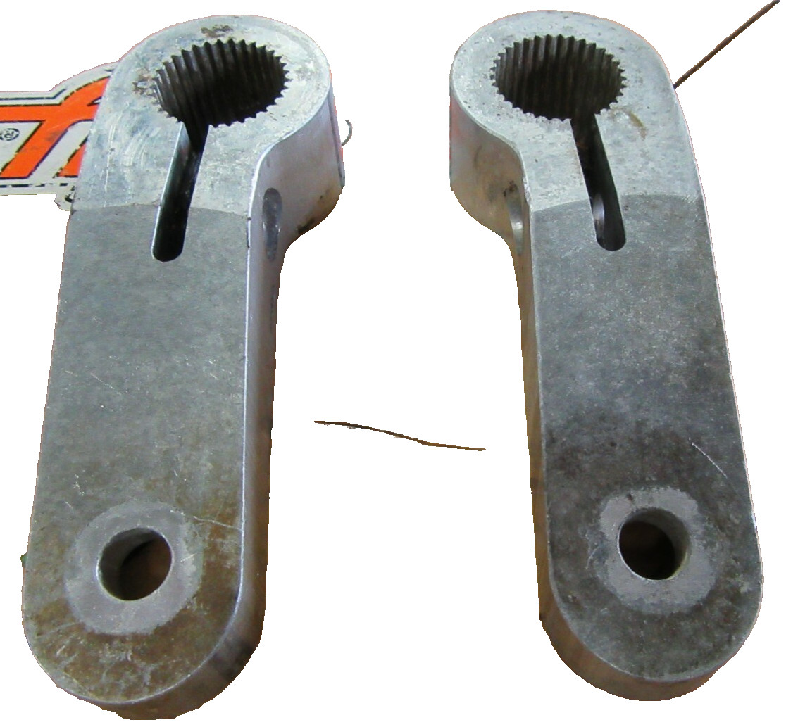 A PAIR OF SKI-DOO STEERING ARMS RH #506145800, LH #506145900 Item #3333