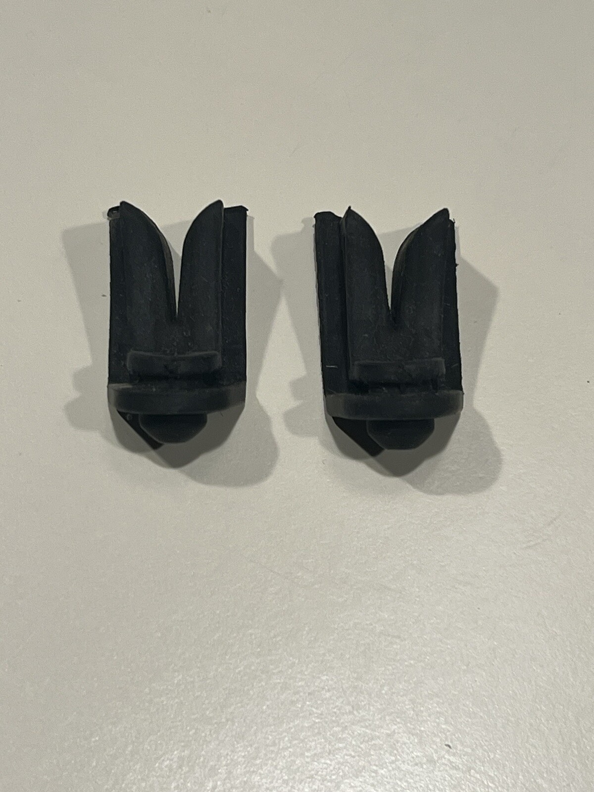 Jeep Cherokee XJ 1997-2001 Pair of Glove Box Door Open Rubber Bump Stop Bumpers
