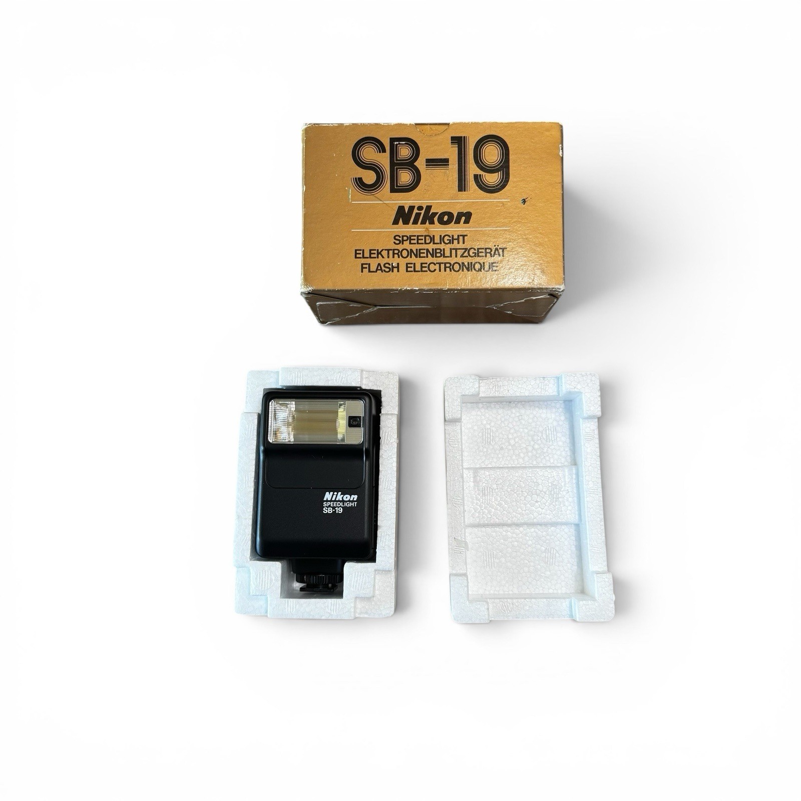 Nikon Speedlight SB-19 Shoe Mount Flash For Nikon Camera Hot Shoe Black Japan