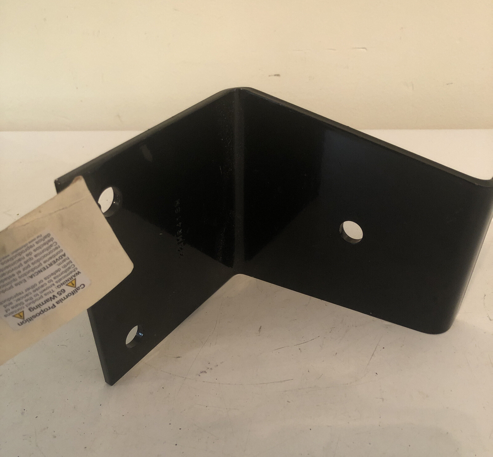 GENUINE MACK BRACKET 32MR418M NEW