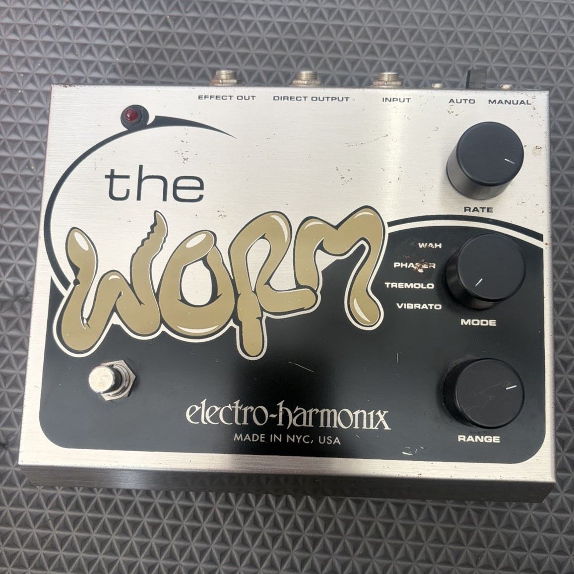 Electro-Harmonix The Worm Analog Wah Phaser Tremolo Vibrato Guitar Pedal