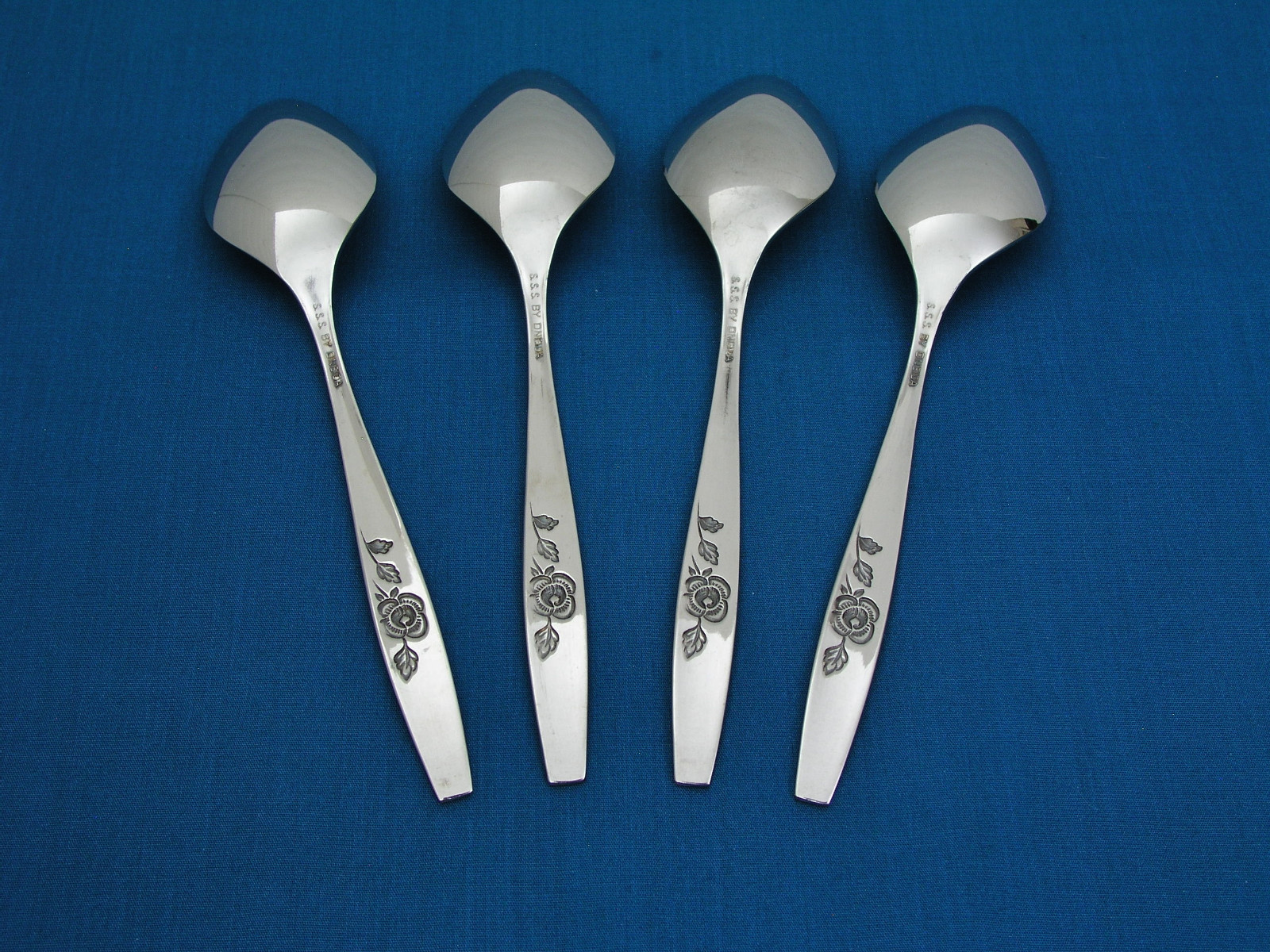 ONEIDA OUR ROSE SSS 6" STAINLESS TEASPOONS (4) - EXCELLENT CONDITION
