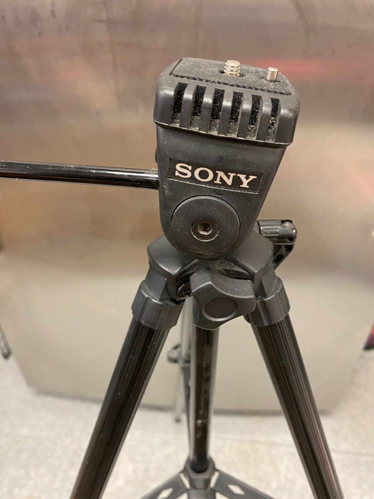 SONY TRIPOD CAMERA STAND