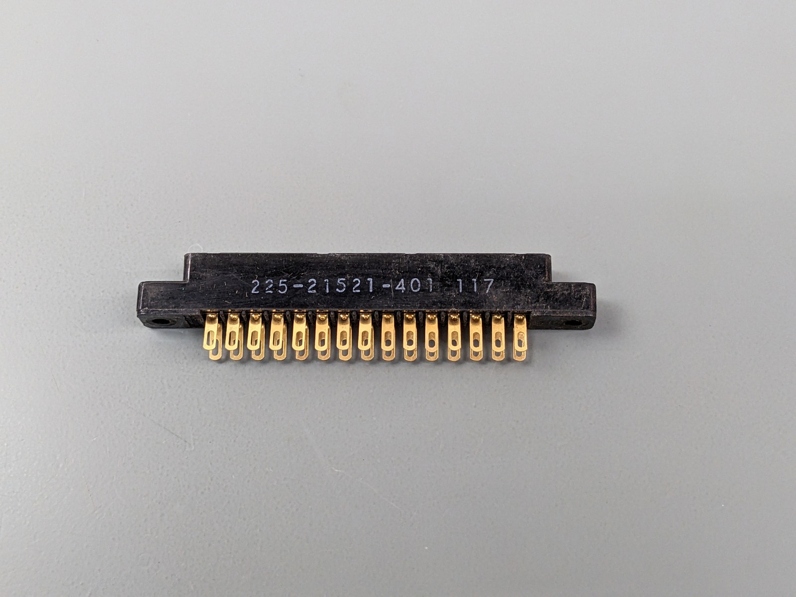 (2) Amphenol 251-21521-401 Card Edge Connectors 30 Pin Solder, 0.156in Spacing
