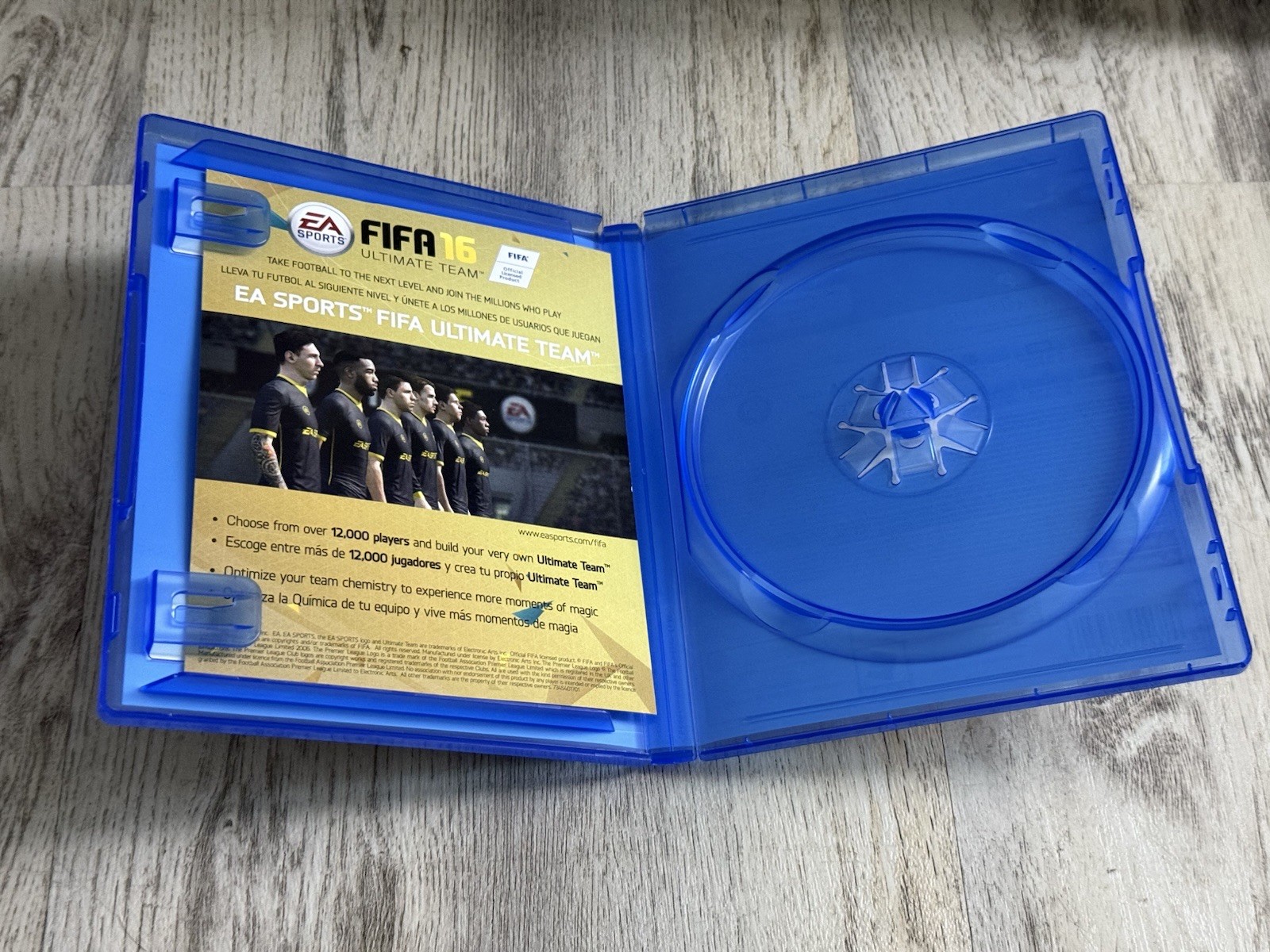 FIFA 16 - PS4 Game Case *NO GAME*