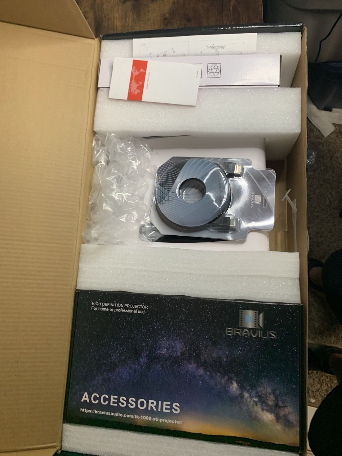 New Open Box Bravius Smart Projector HD Pro Series Model #TK -1200 STI -Read!