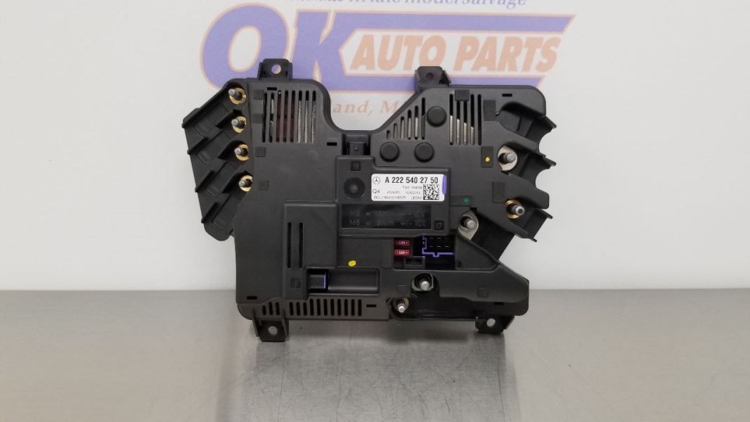 16 MAYBACH S600 TRUNK JUNCTION FUSE BOX 2225402750