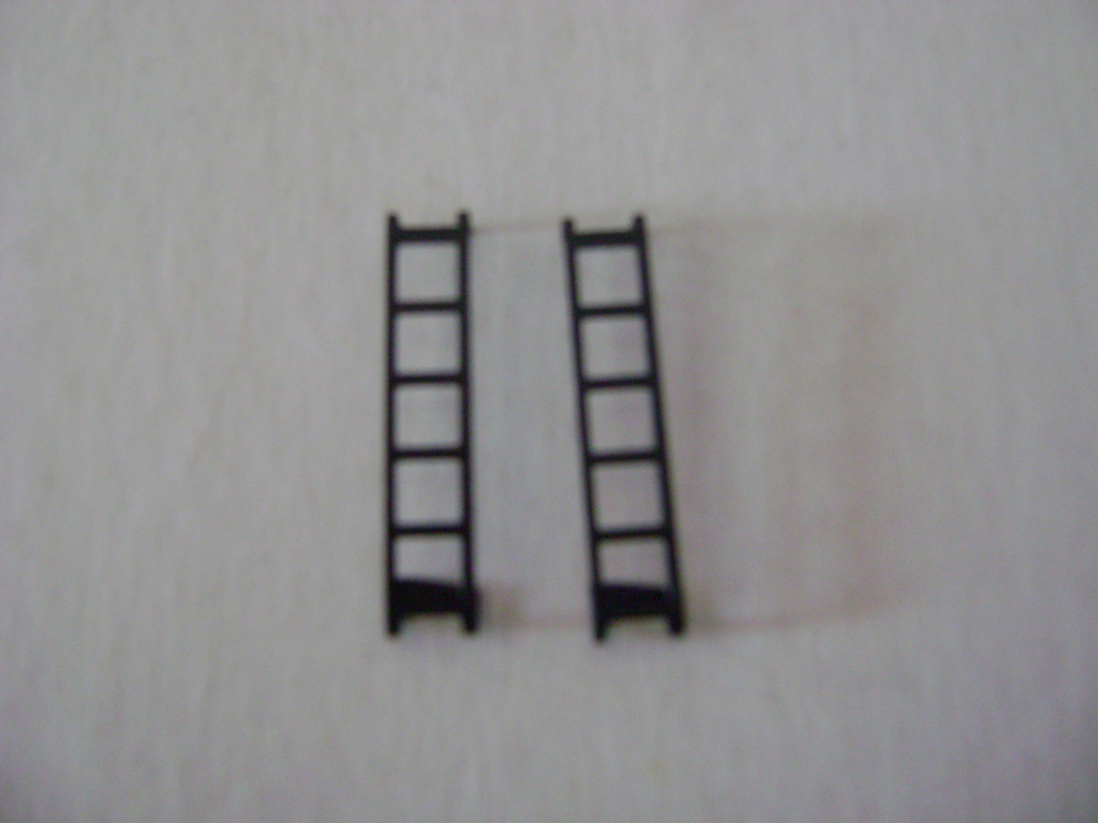 Lionel 2357-7 Caboose Ladder- (pkg. of 2)