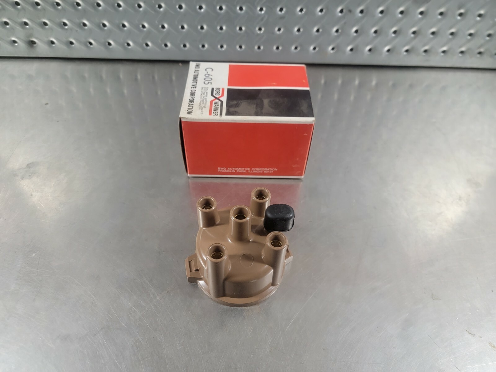 BORGWARNER DISTRIBUTOR CAP C605 t283