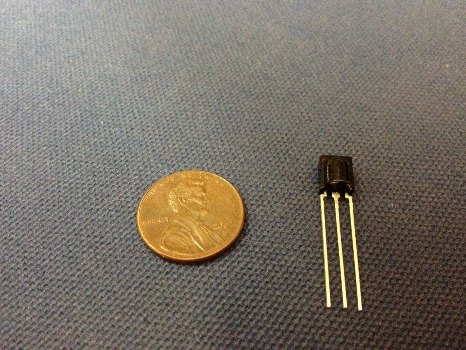 HS0038B HS0038 SIP3 TO-92 IC PCM Infrared Receiver IR Receiver c13 STAMP