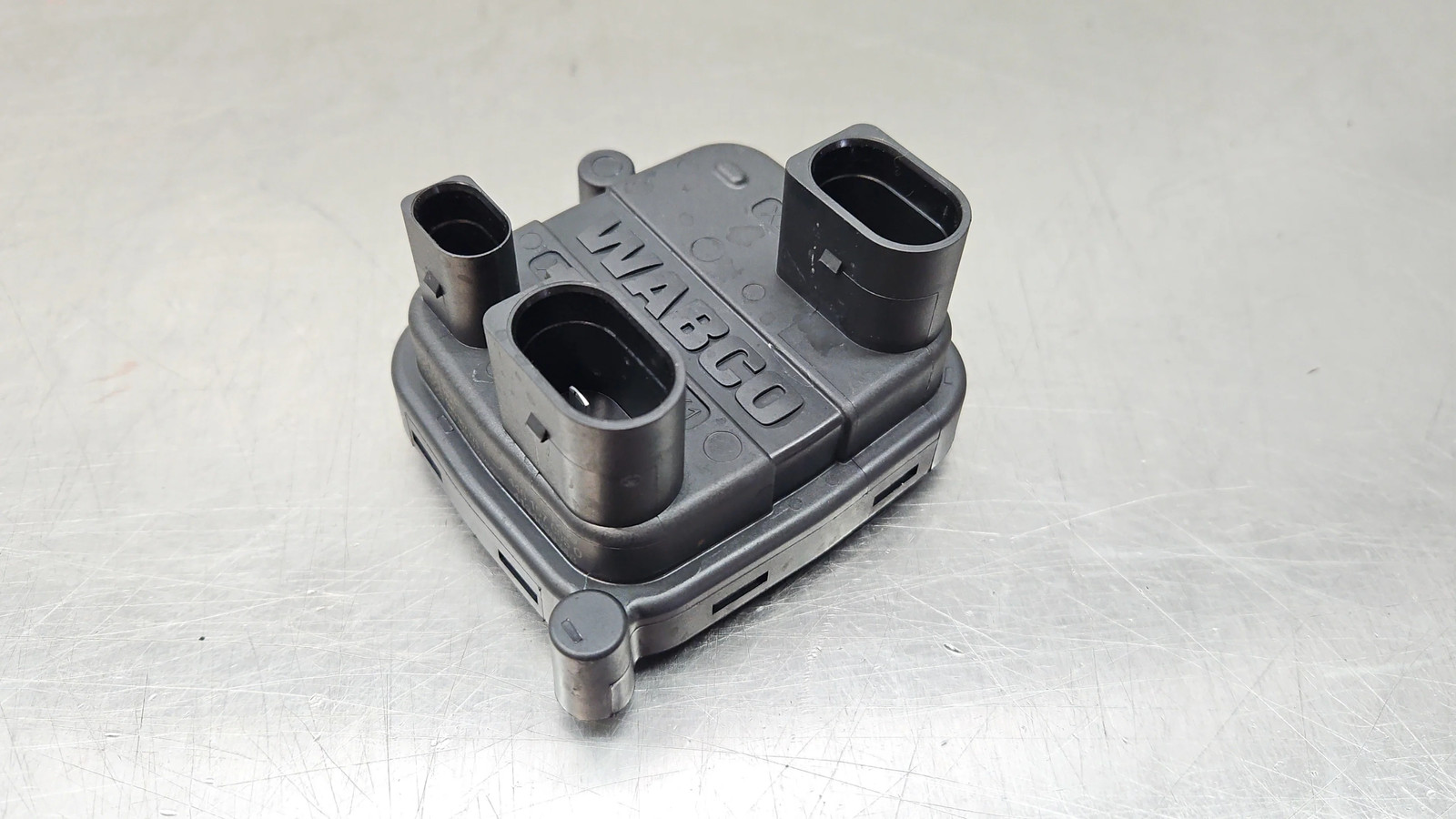 EB1422 2023 23 PORSCHE CAYENNE TURBO S AIR SUSPENSION PUMP VALVE MODULE