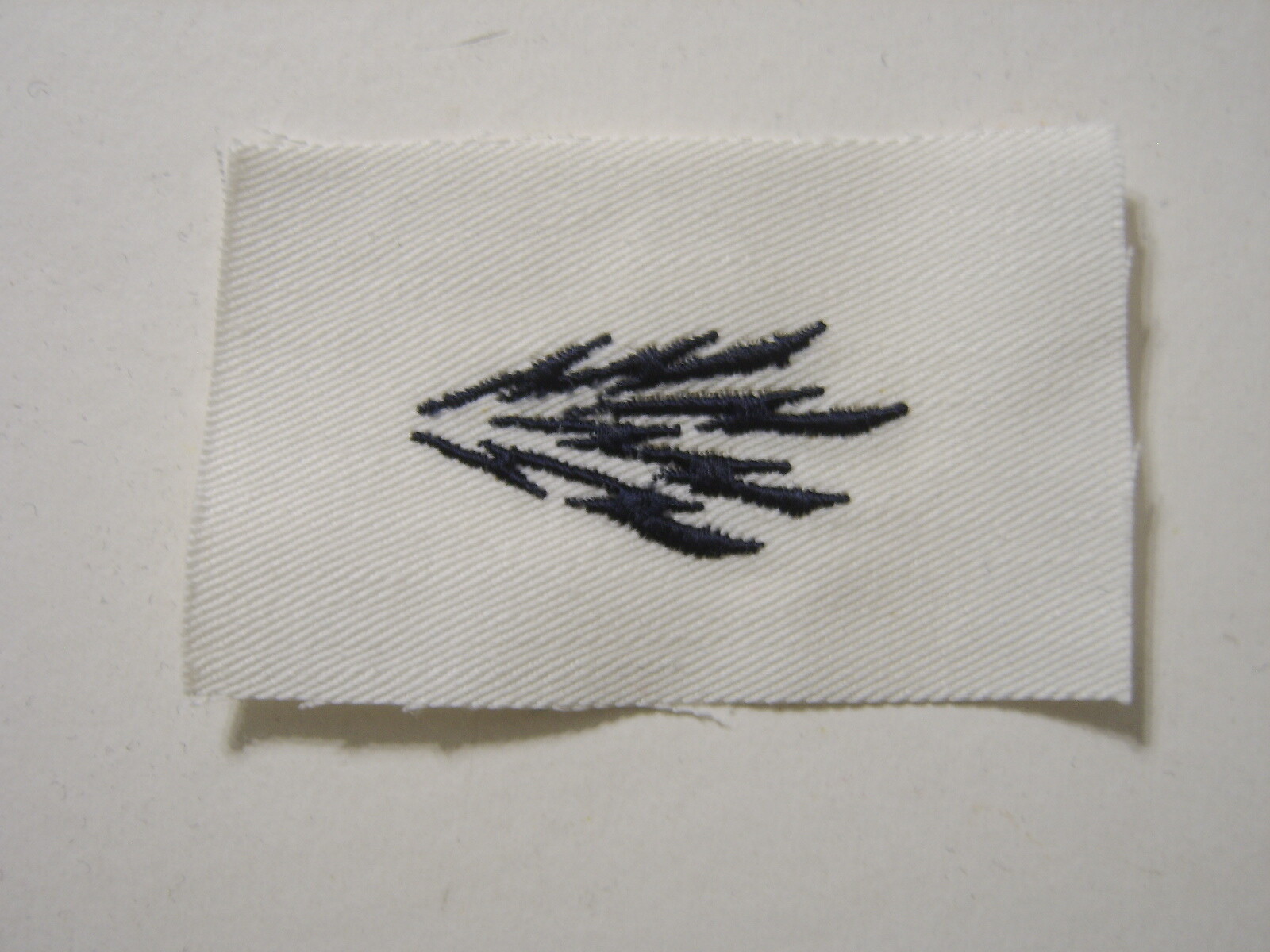 USN  RADIOMAN RM STRIKER RATING INSIGNIA  BLUE ON WHITE  PRE-1960:KY21-1