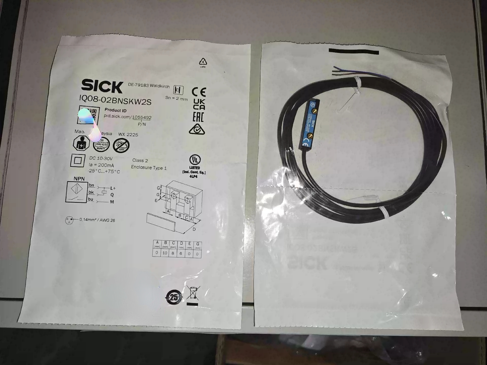 1pcs SICK IQ08-02BNSKW2S 1055492 Proximity Sensor NEW