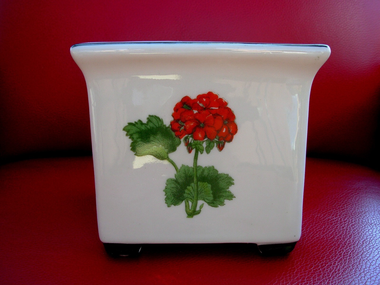 Handcrafted Handpainted Hydrangea Design Porcelain Square Planter 4 5/8" Tall