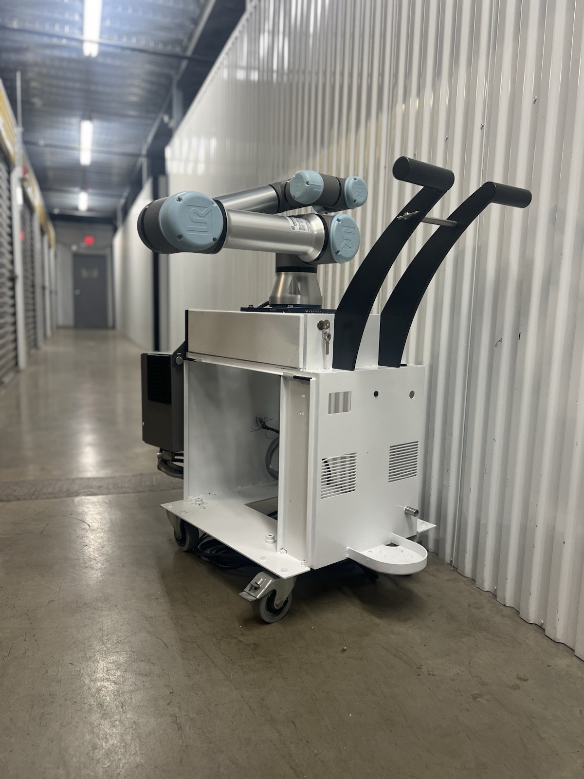 Universal Robots Stand Pedestal Mount Mobile Cart Heavy Duty Pedestal UR5e UR5