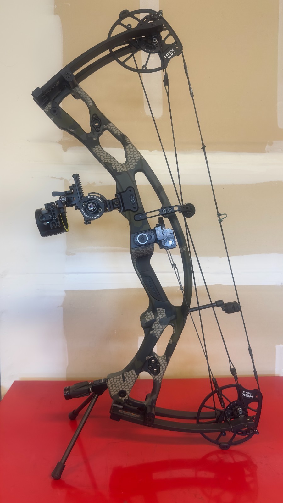 Hoyt rx9 left hand, Spot Hogg, The Hamskea Epsilon Rest, New String