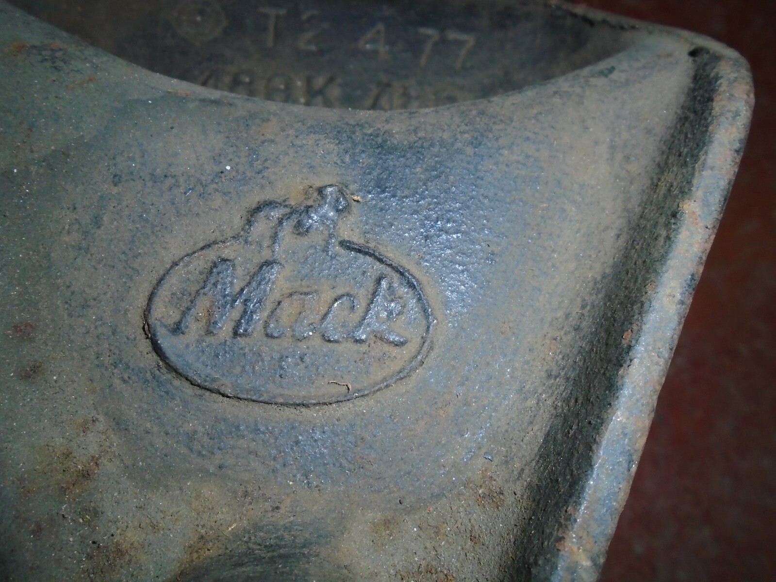 488K488 MACK SPRING HANGER T2 477
