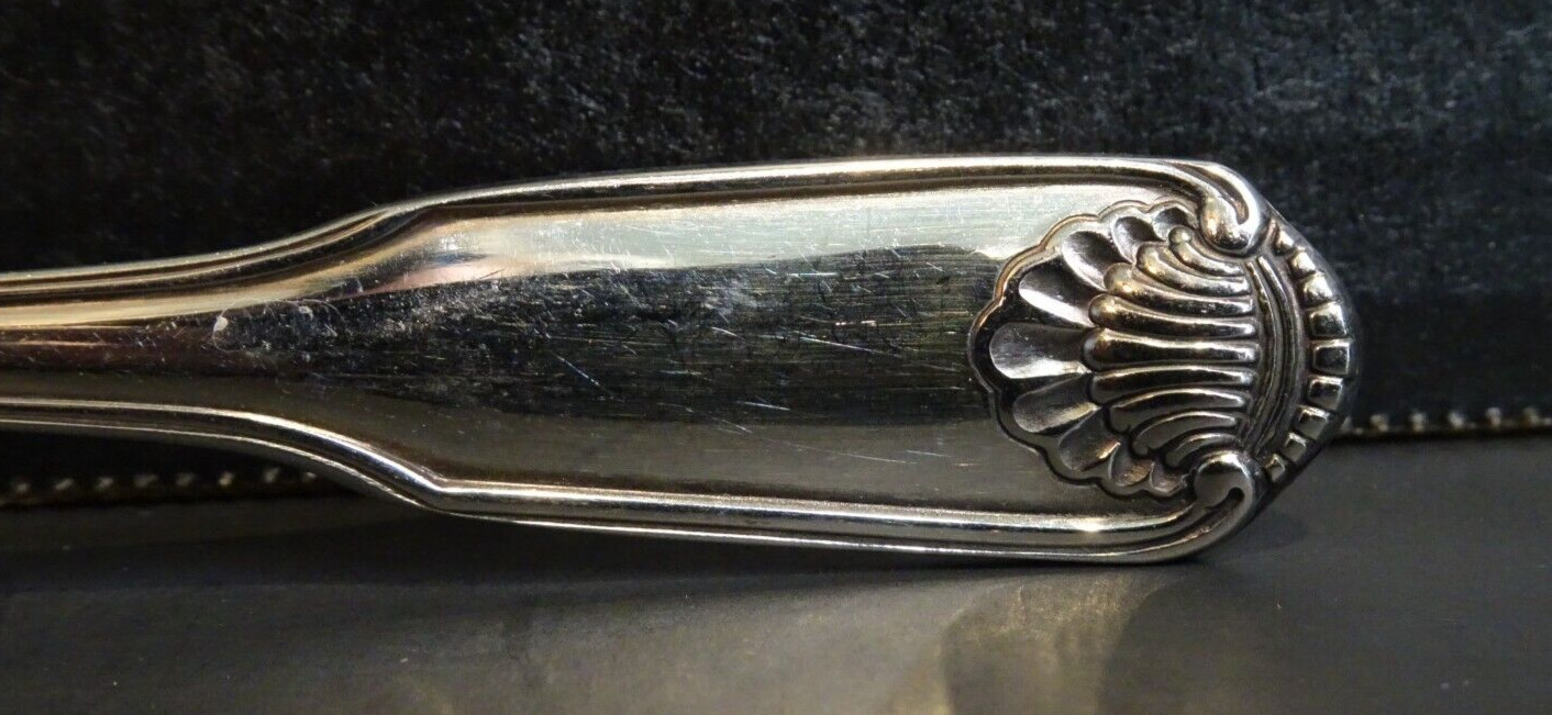Oneida CLASSIC SHELL Stainless Flatware Silverware 4 Iced Tea Spoons Cube