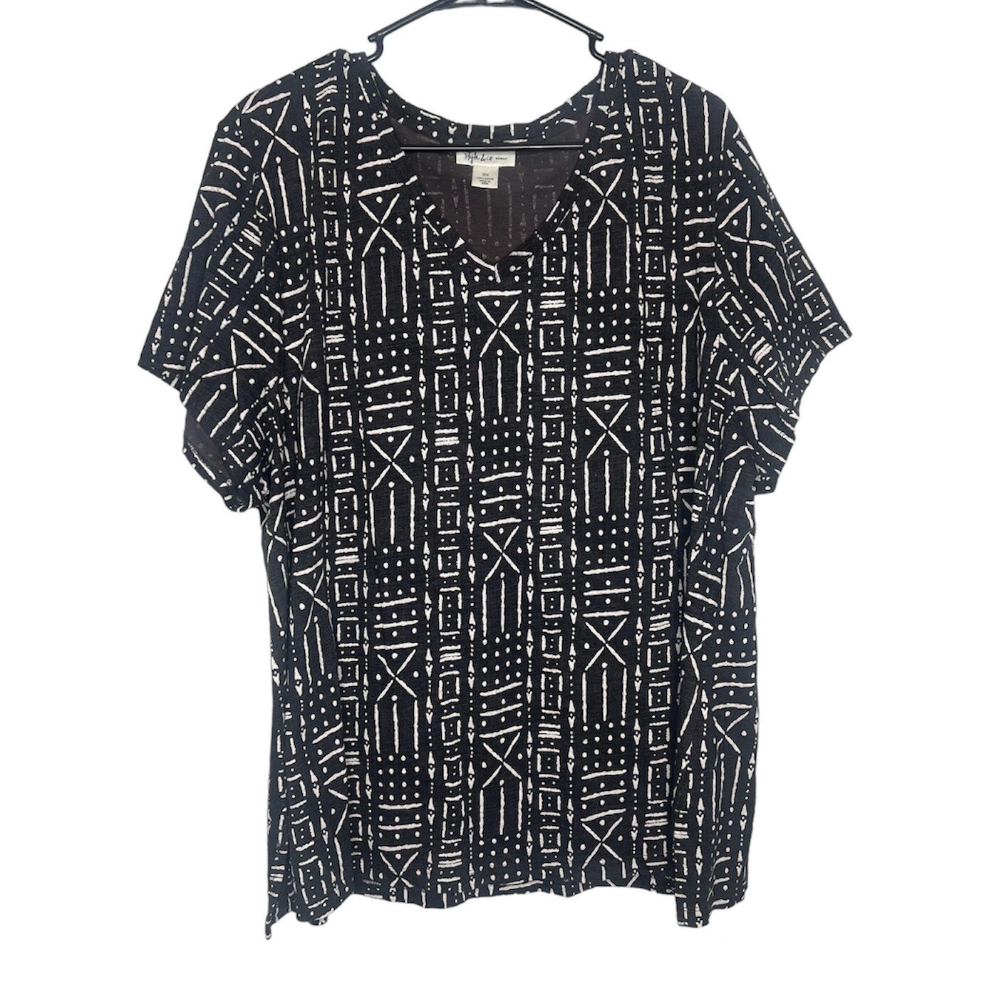 African Woman Tribal Print Off Black and Ivory V-Neck T-Shirt.