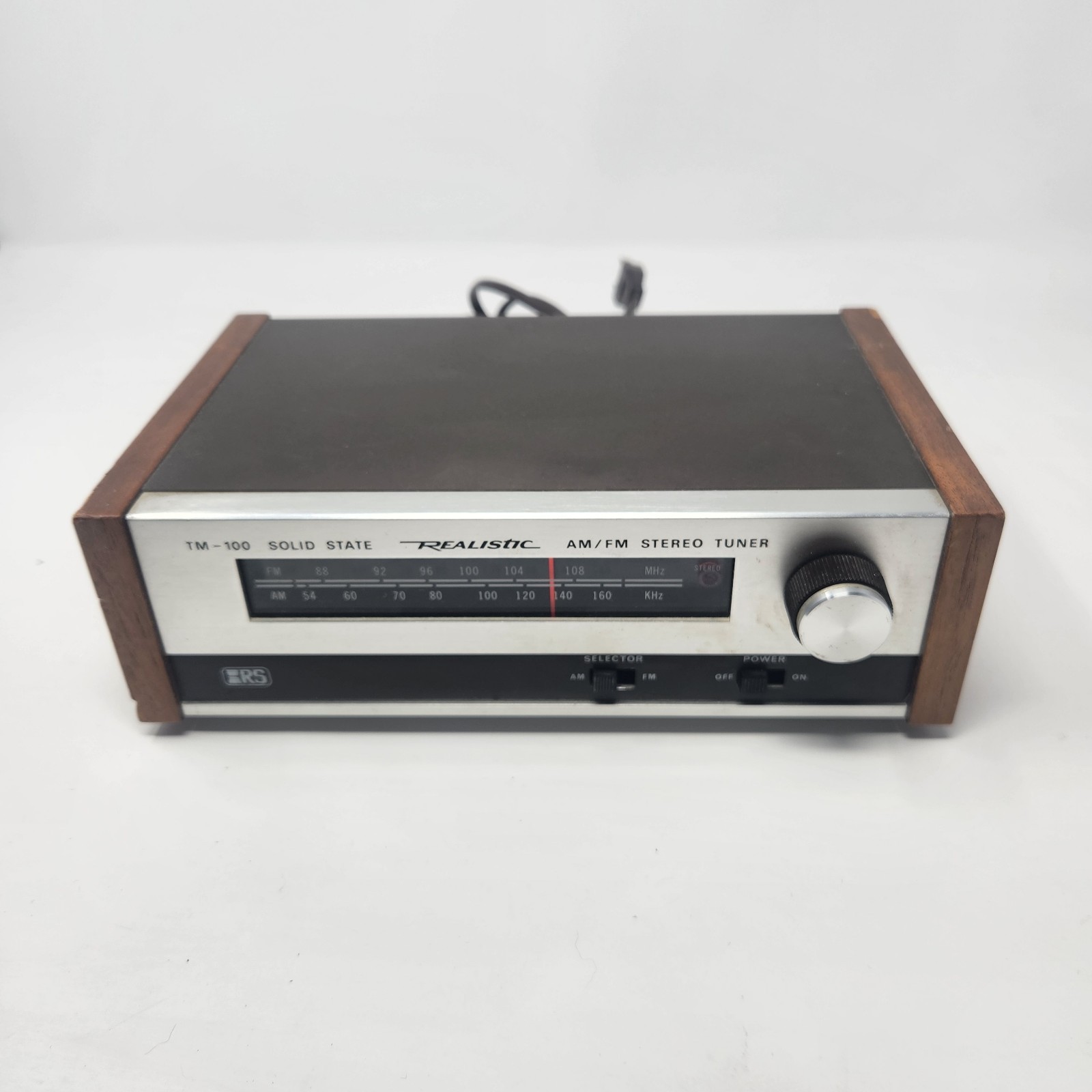 Vintage REALISTIC TM-100 Solid State AM/FM Stereo Tuner Powers On