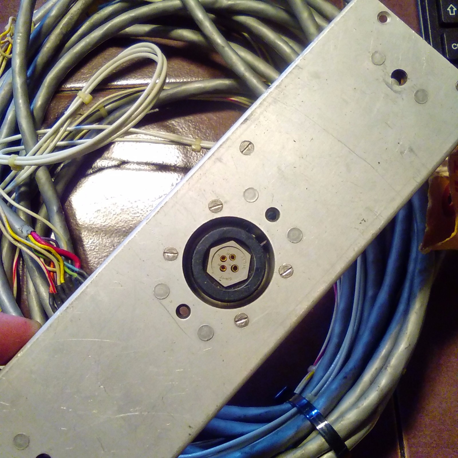 Narco ADF 140 & ADF 141, Backplate, connectors, Loop cable with wires