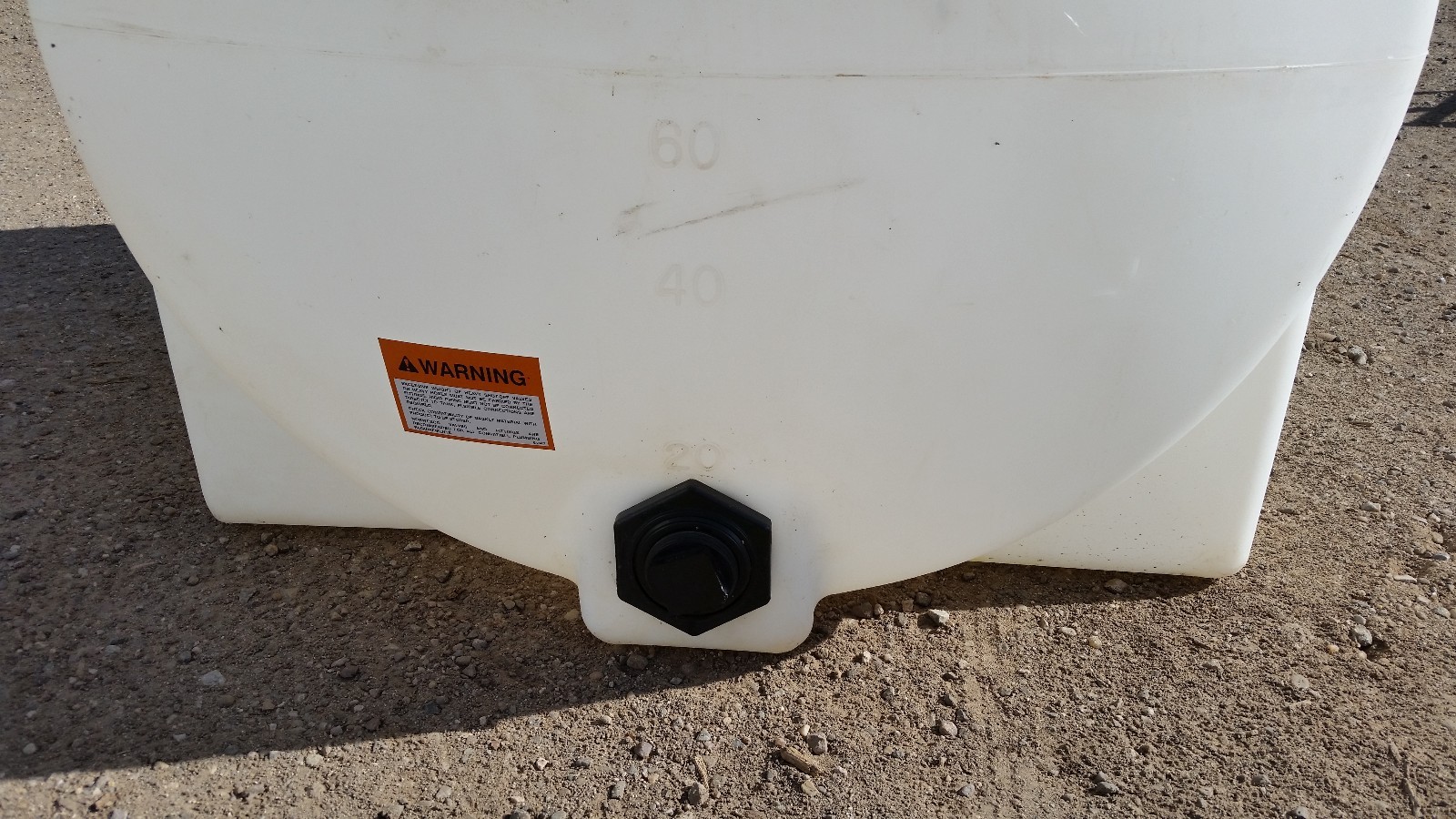 125 gallon poly plastic water storage tank leg