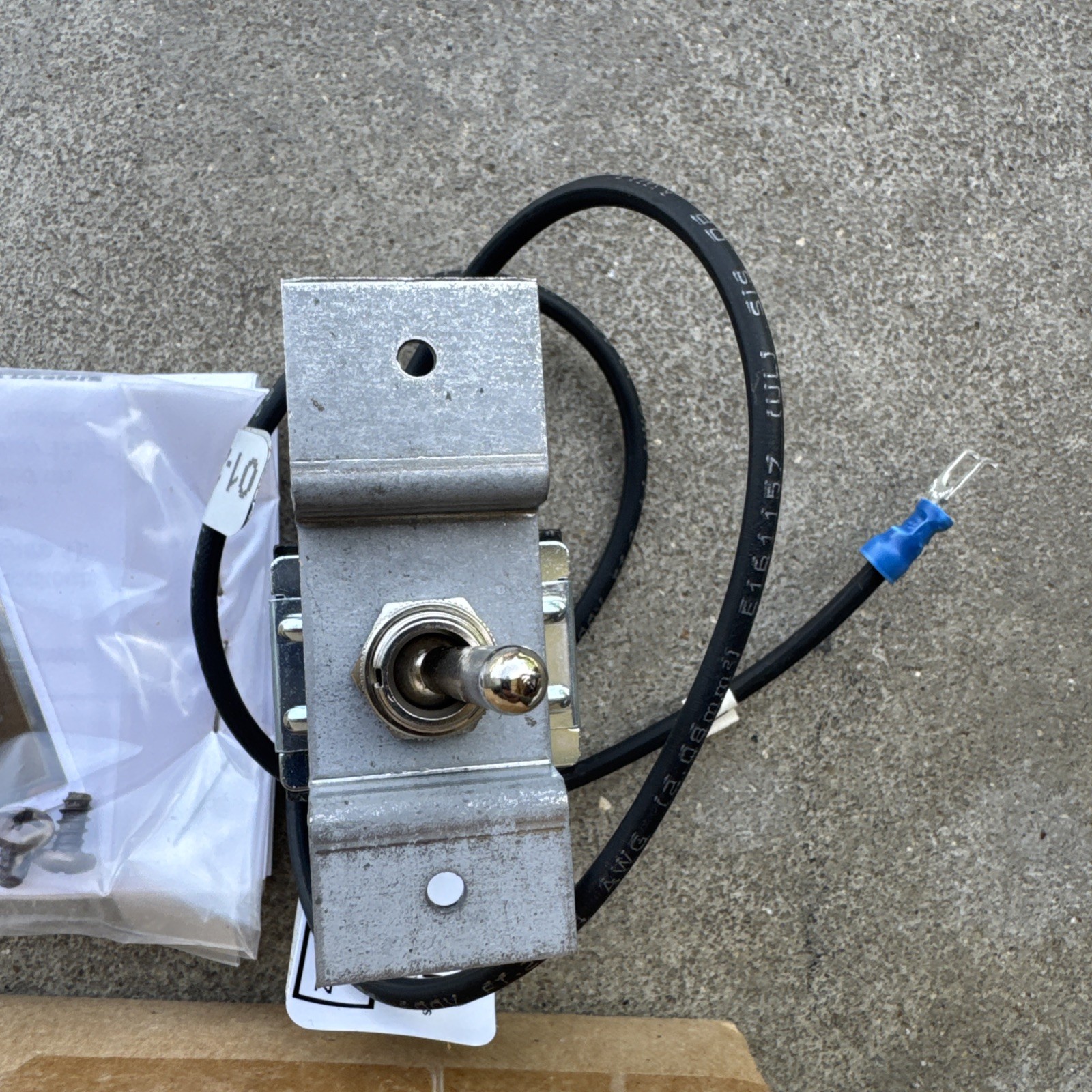 Trane Manual Fan Two Position Toggle Switch UHEC-FS5102