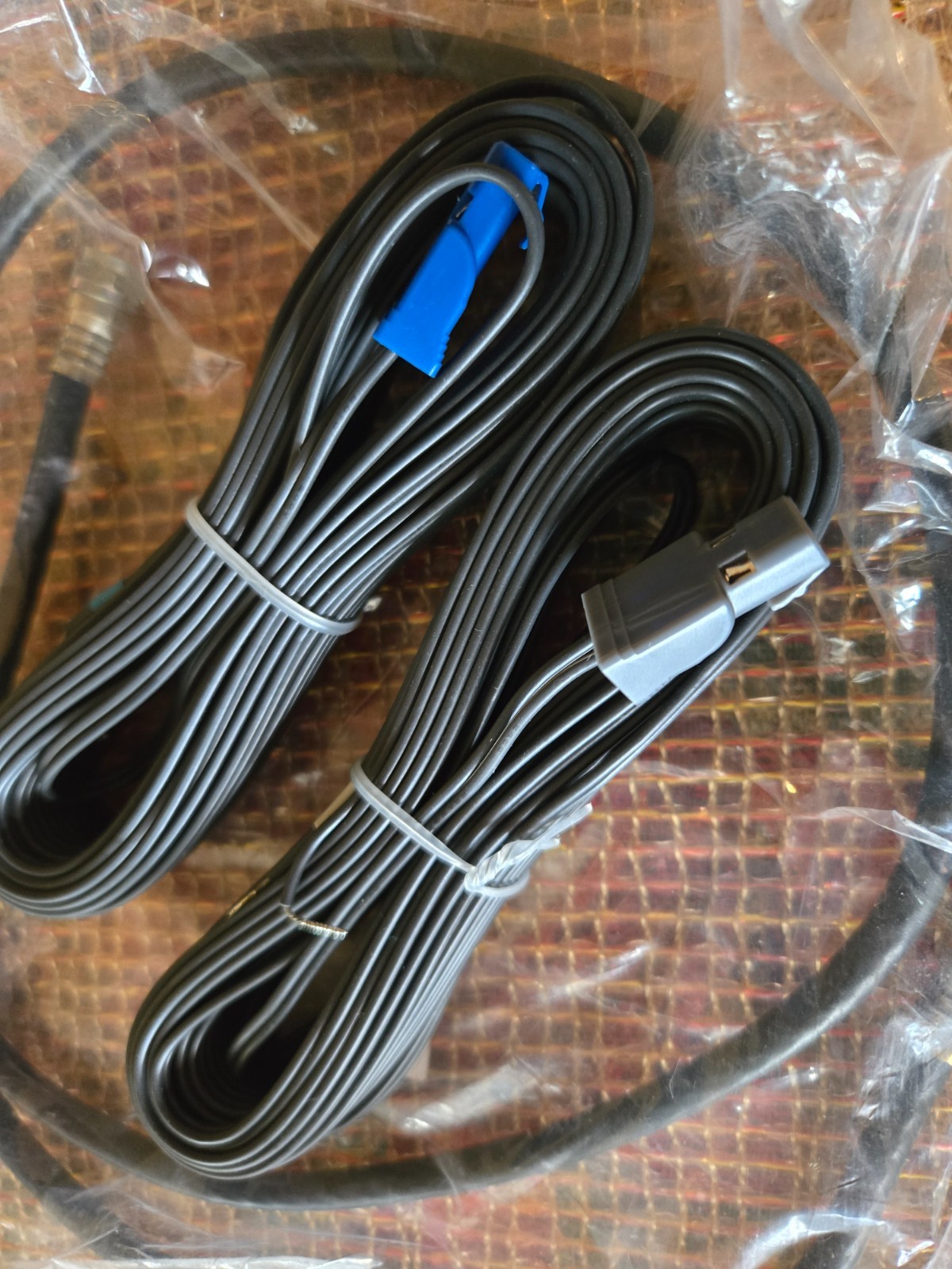 Sony Blu-Ray Disc/DVD Home Theatre System Accessory Kit Speaker Wire iPod Dock