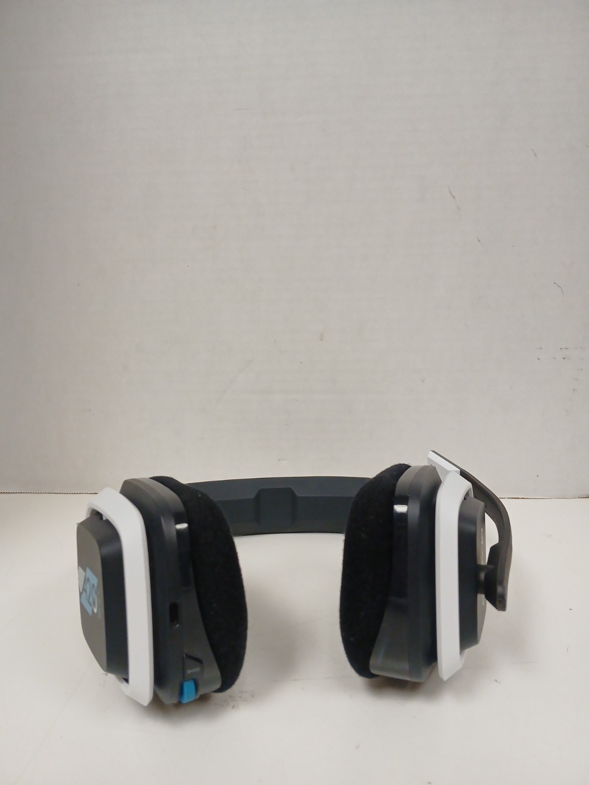 Logitech Astro A20 Wireless Gaming Headset *READ*