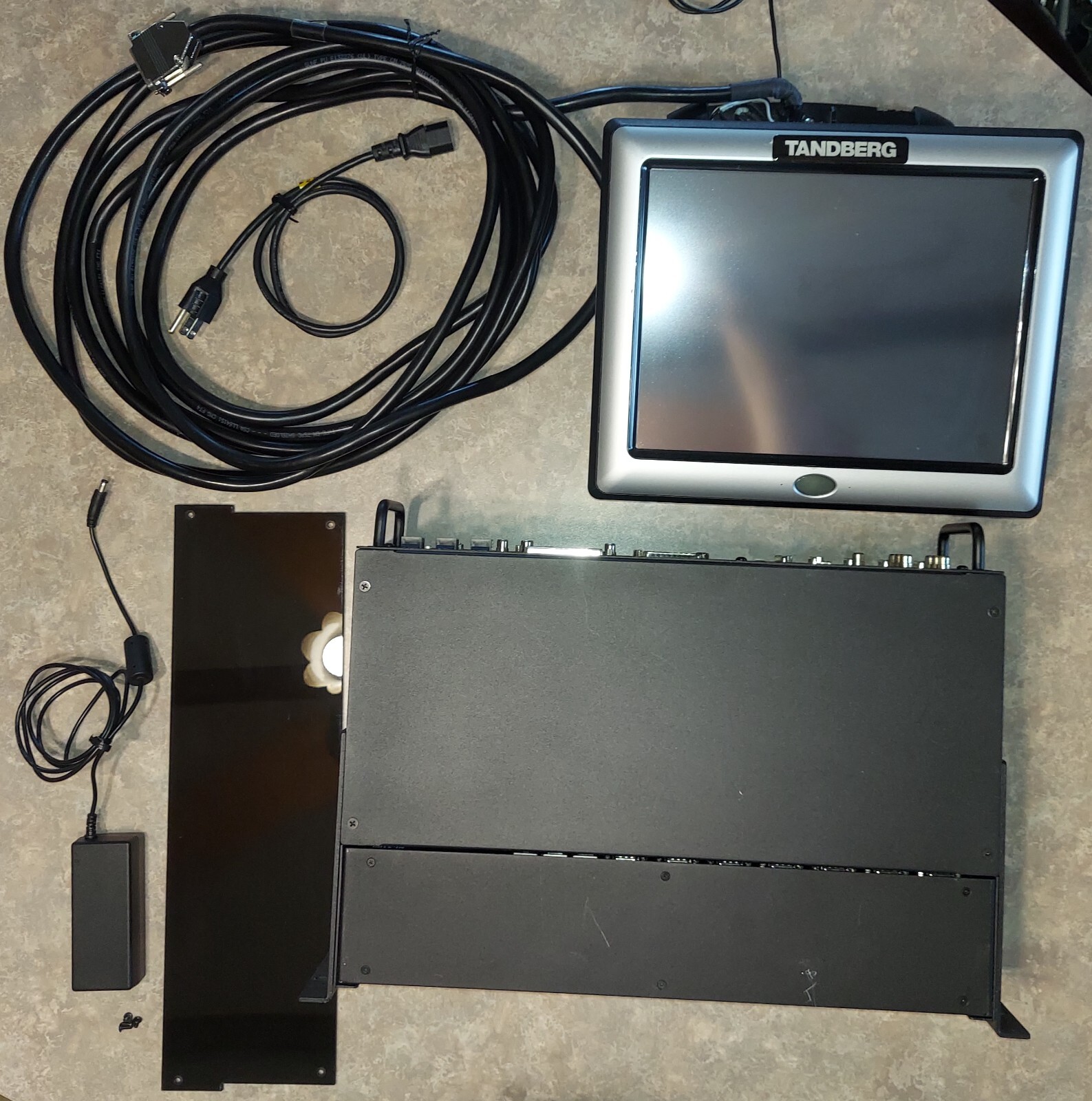 Tandberg TAM-3B - Extron MAV88 AV Matrix - AMX NETLINX NI-3100 - Tandberg Screen
