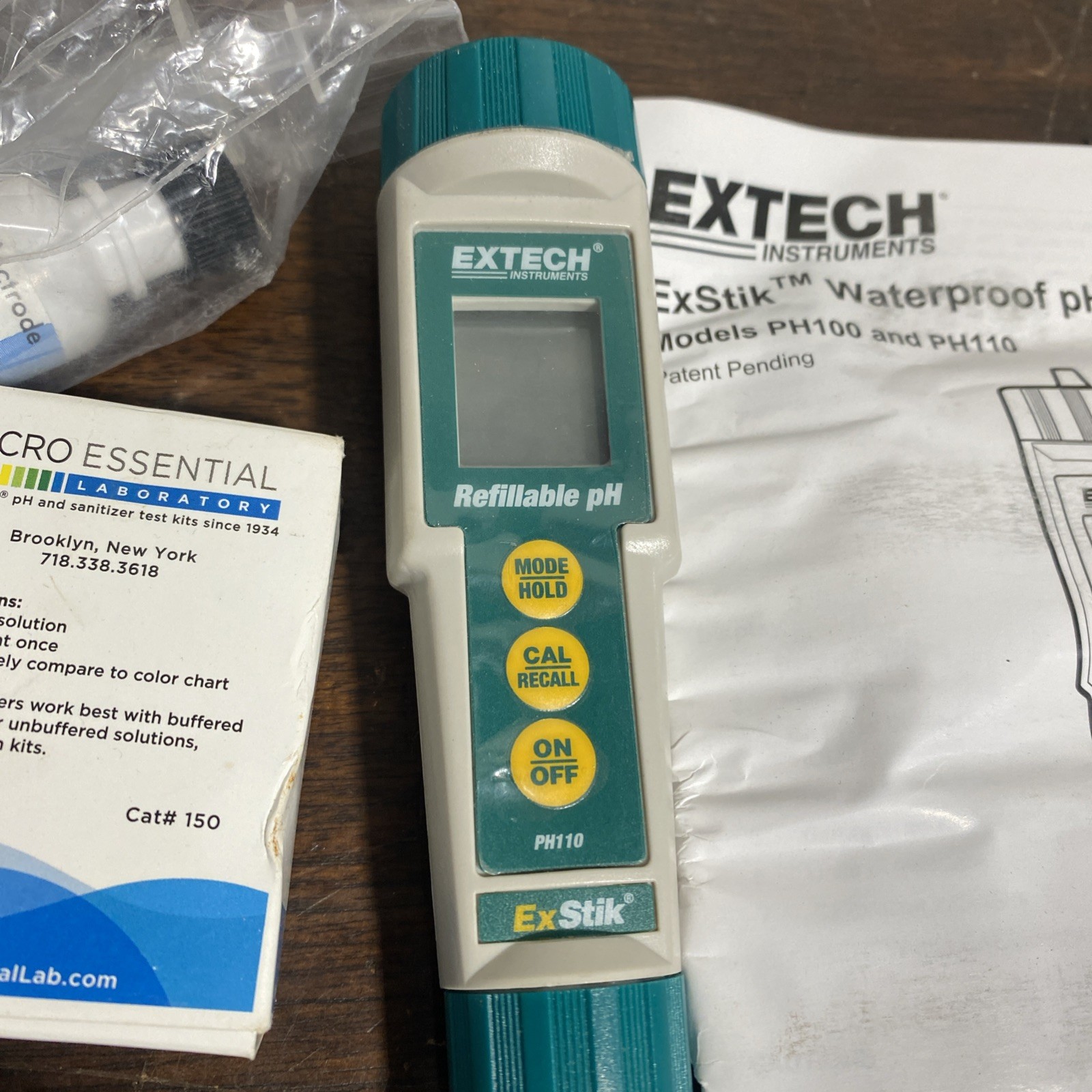 Extech PH110: Waterproof ExStik pH Meter