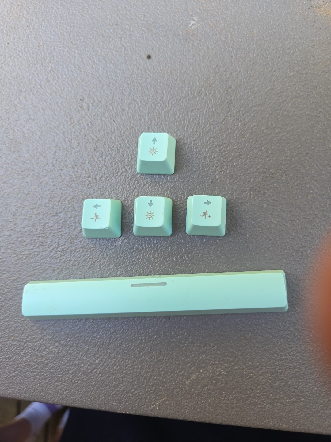 5 in good Condition mechanical keyboard switches directional space bar
