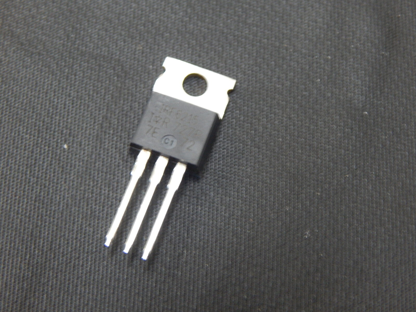 IR IRF6215PBF MOSFET P-CH 150V 13A TO-220AB - USA SELLER FAST SHIPPING