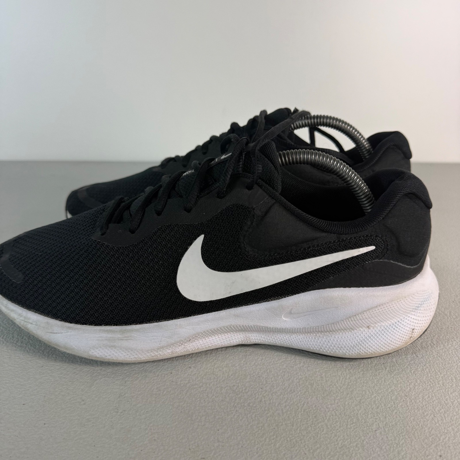 Nike Revolution 7 Black Athletic Running Shoes Men's US 9.5 UK 8.5 EU 43
