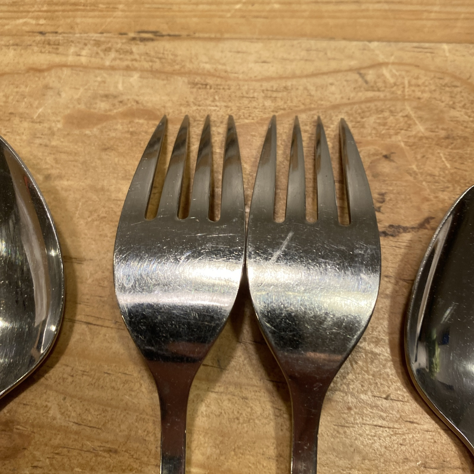 11 Pc Oneida CAPISTRANO Stainless Oneidacraft Deluxe Flatware Spoon Fork Knife