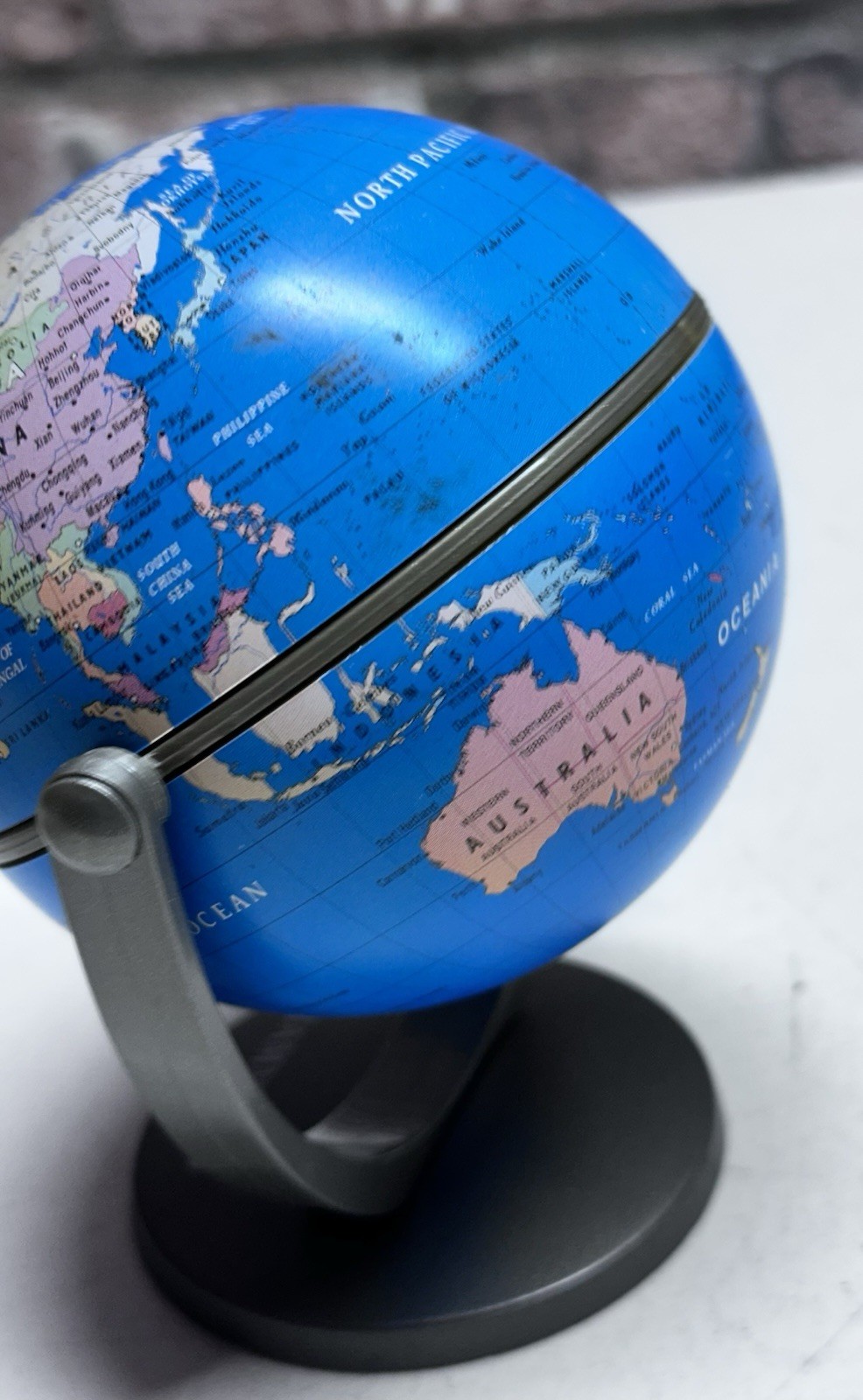Hammond World Spinning Magnetic Globe Table Top 6"