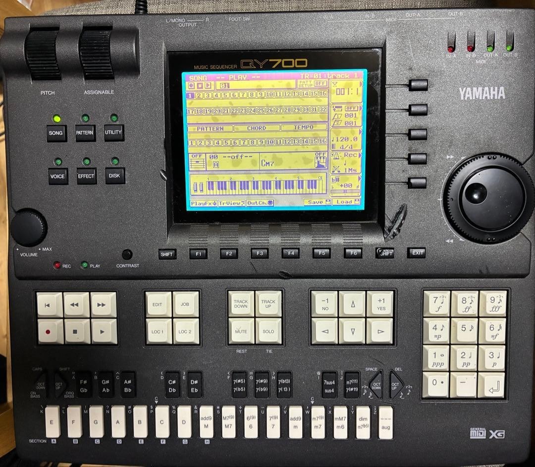 JUNK YAMAHA QY700 MIDI Music Digital Sequencer Samplers Rhythm Machine