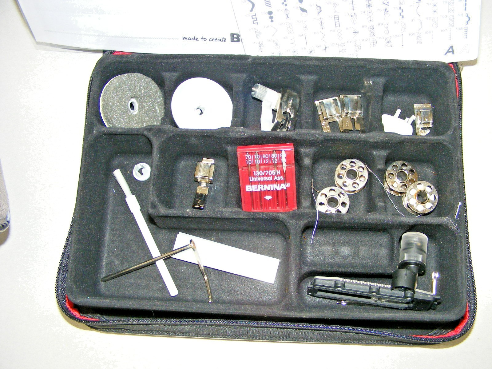 BERNINA B380 Sewing Machine with Rolling Case