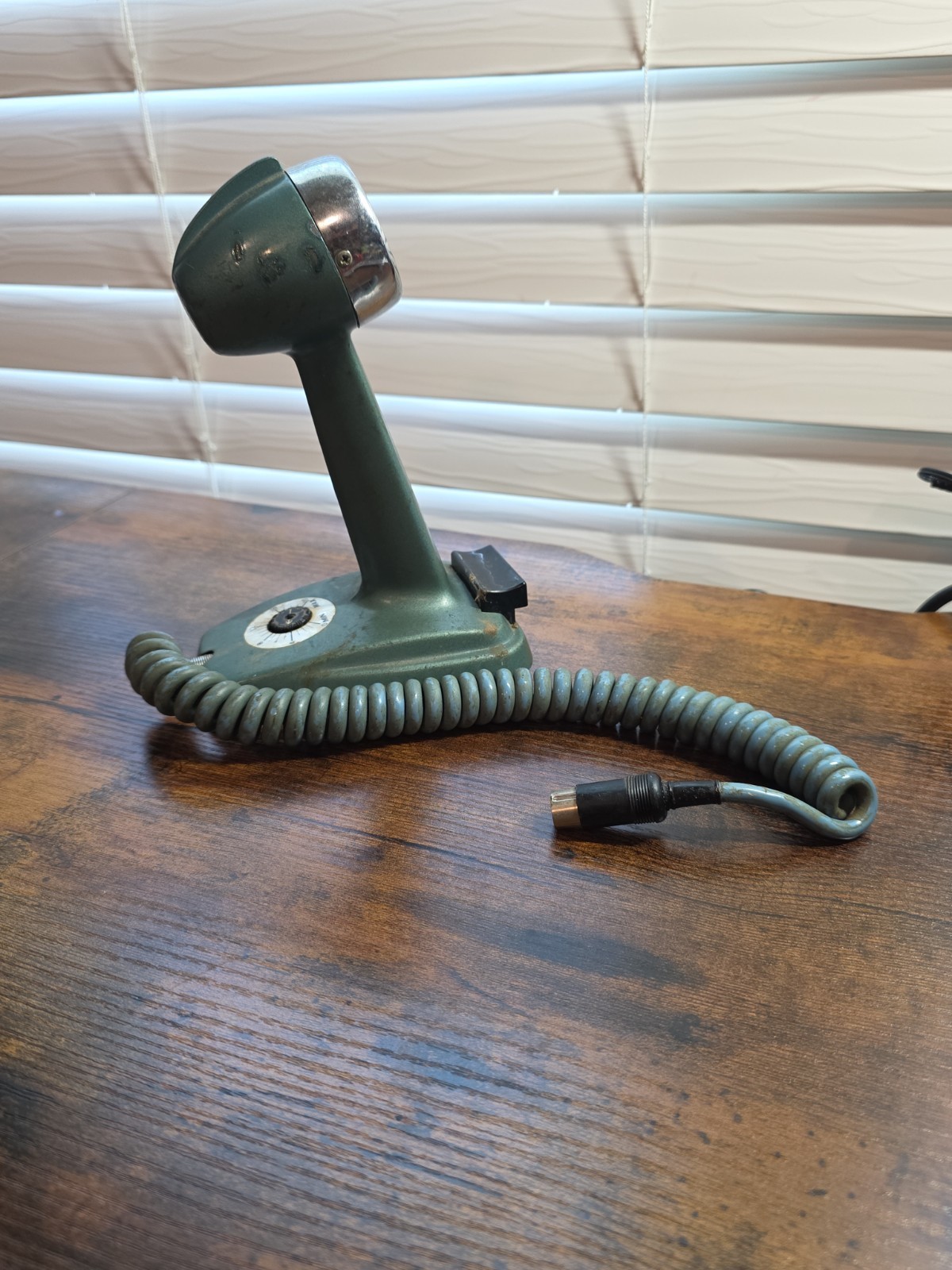 vintage green Turner transistorized SSB+2 desk ham CB microphone untested