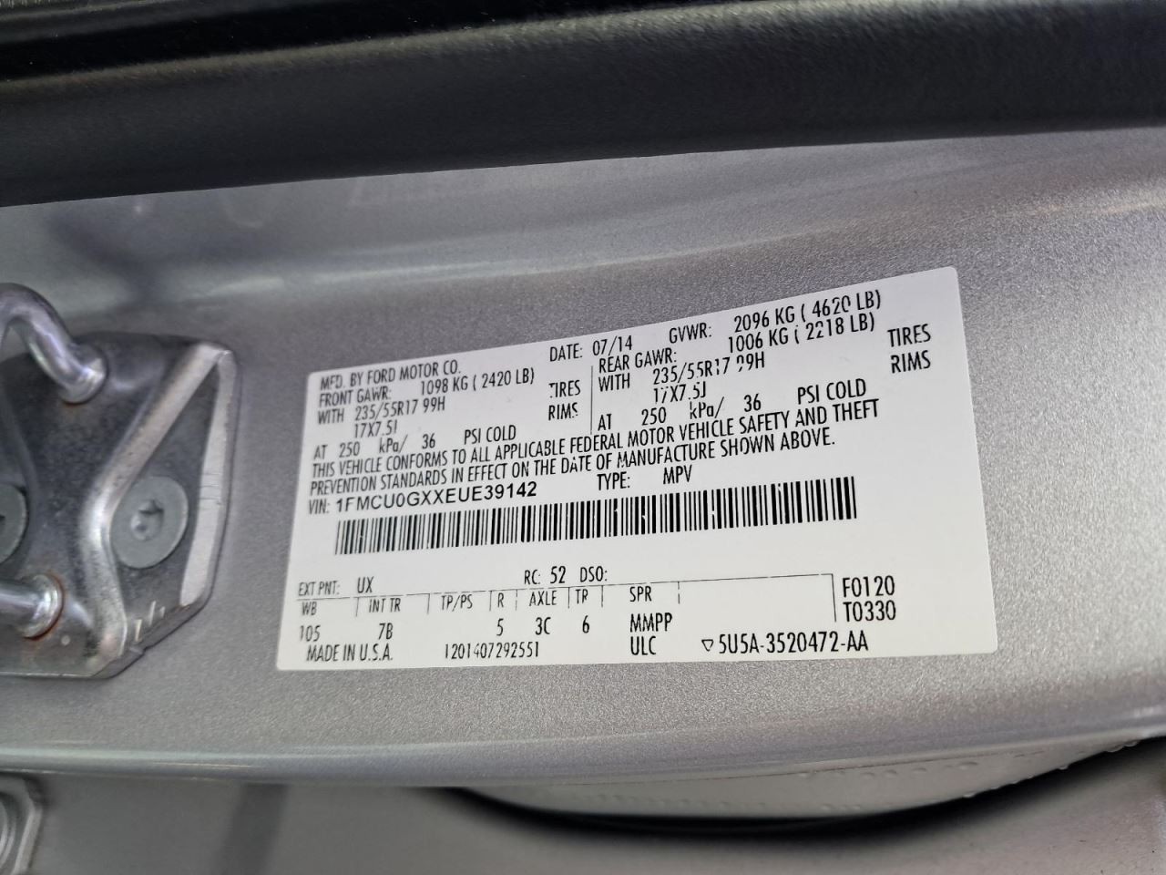 ESCAPE 2014 Glove Box 4789069