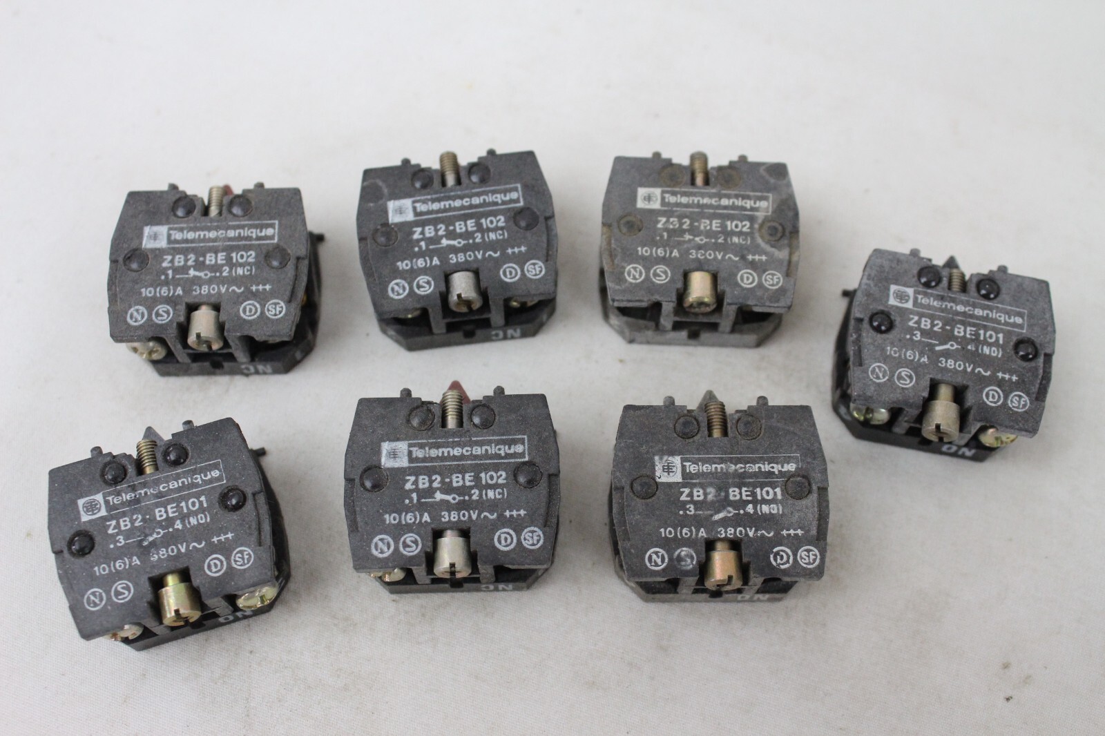 7 NEW Open Box Telemecanique Style ZB2-BE102 Contact Block Electrical Component