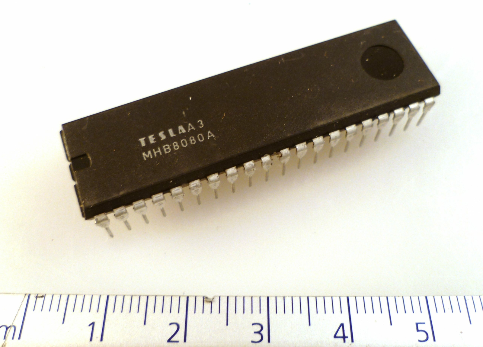 Genuine Tesla MHB8080A CPU 40PDIP Intel 8080A Clone OMS1-25