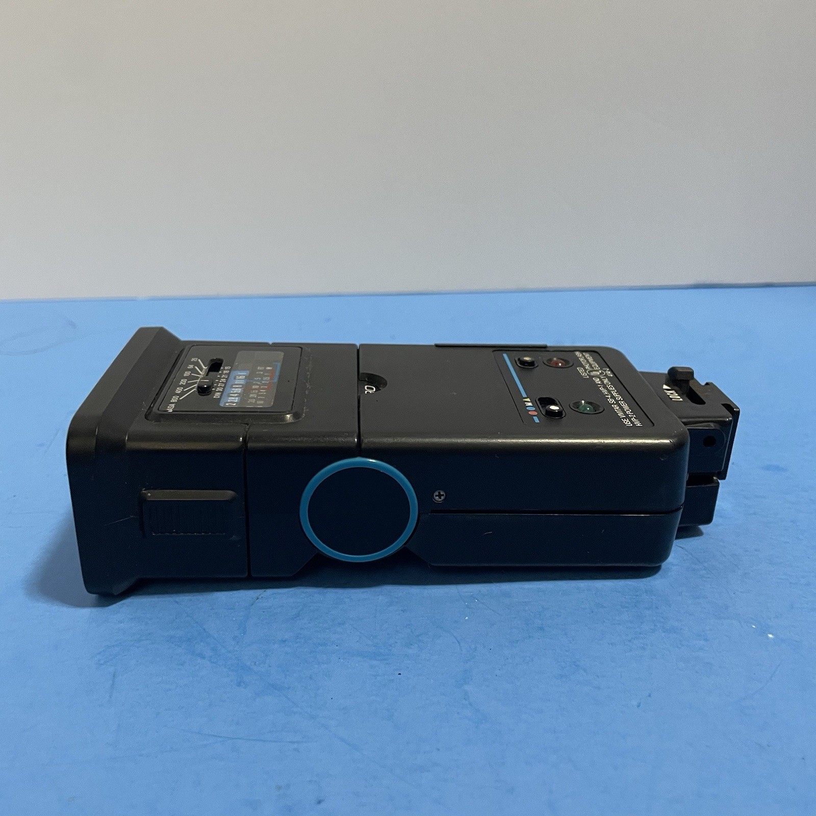 Vivid Zoom Thyristor 2500 Shoe Mount Electronic Flash Untested