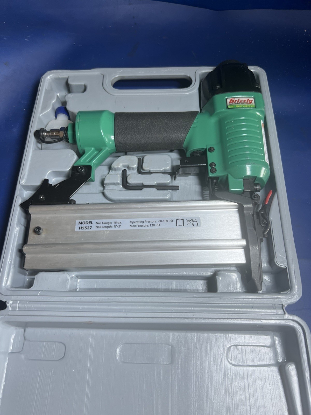 USED   Grizzly H5527 18-Gauge Brad Nailer w/Case
