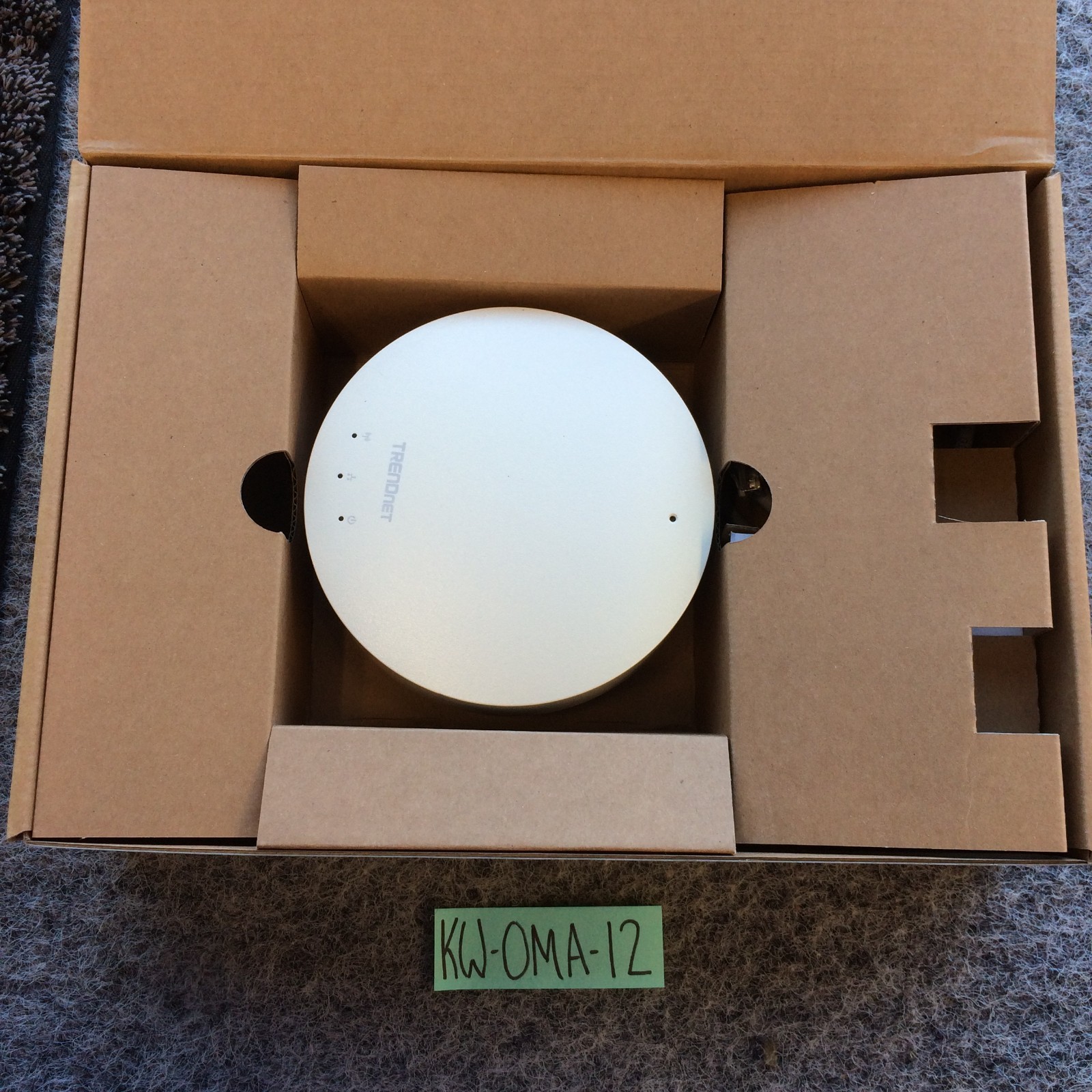 TRENDnet TEW-735AP N300 PoE Access Point with Software Controller NOS