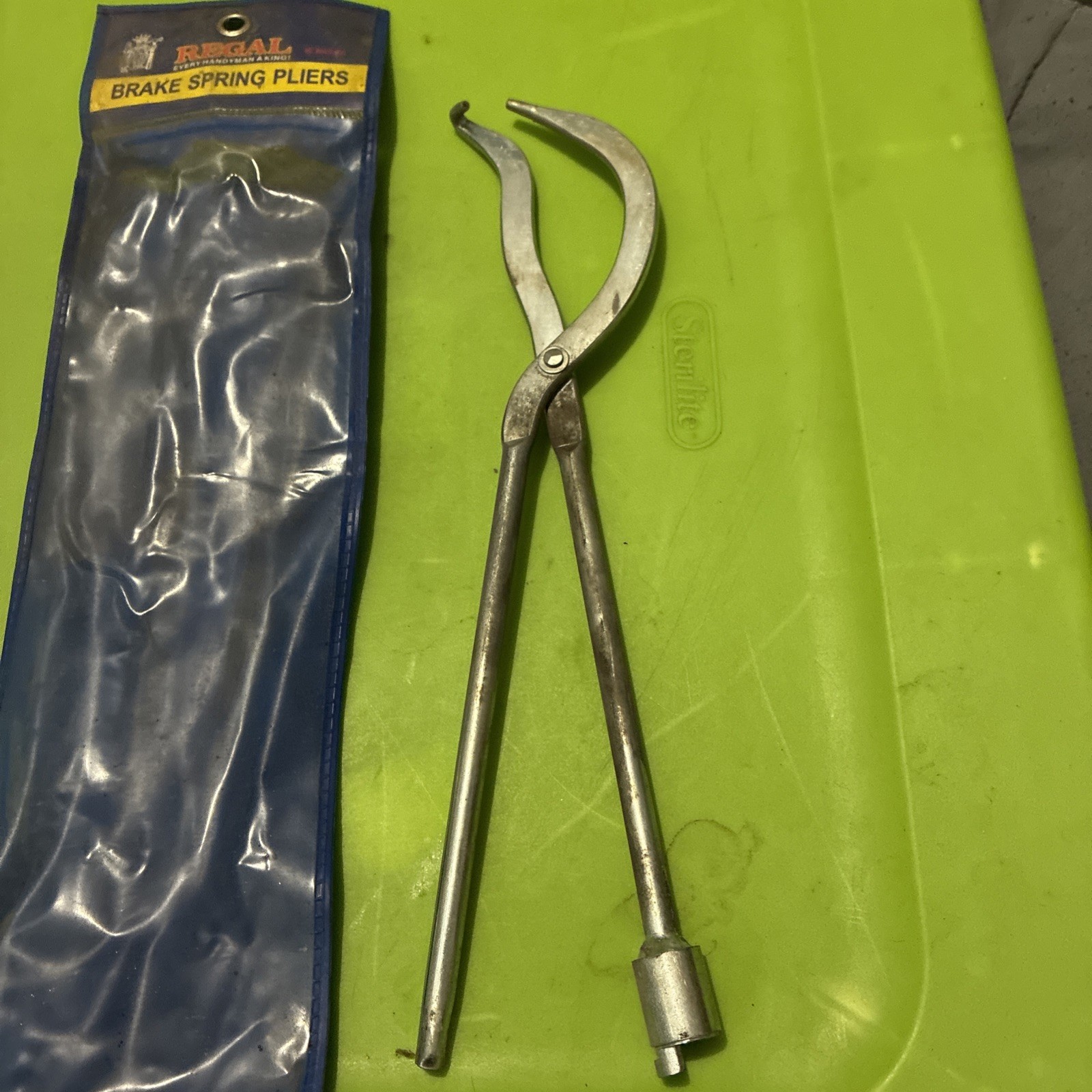 Drum Brake Return Spring Dual-End Pliers Removal and Installation Tool
