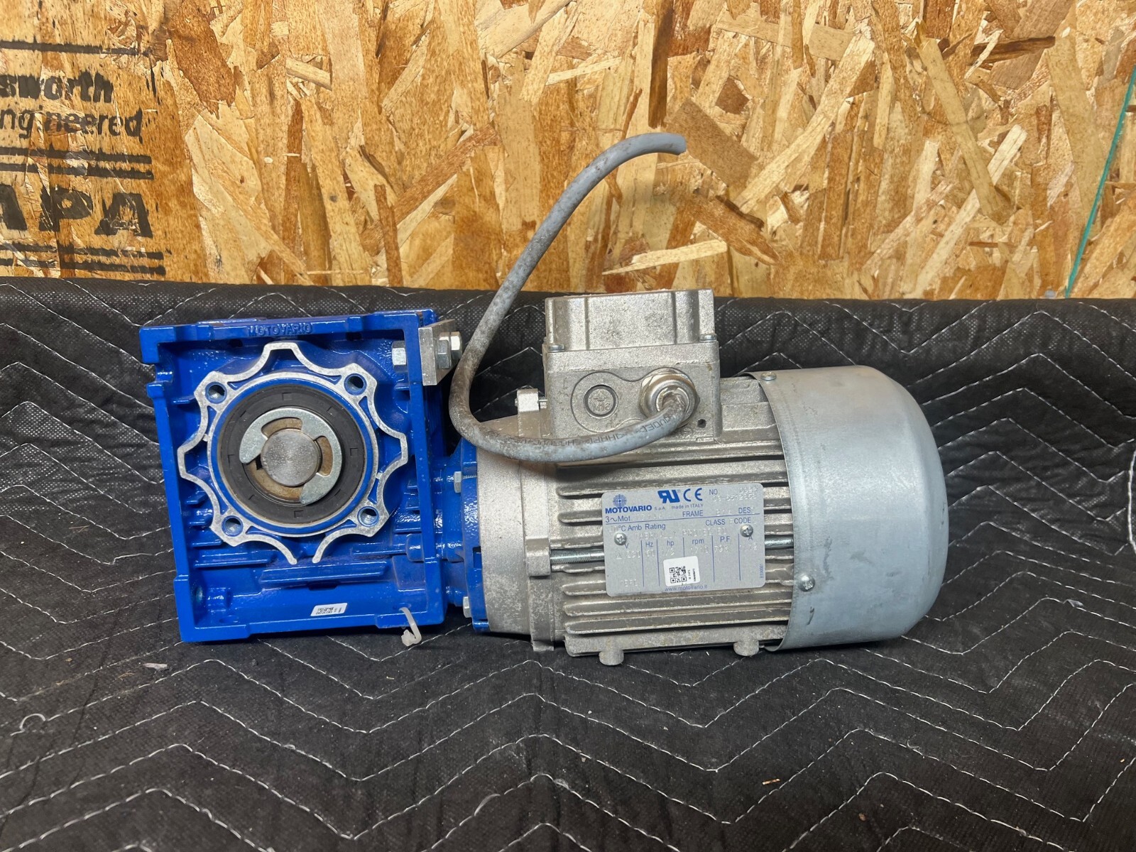 Motovario NMRV050 Gear Reducer - Motovario T71-A4 Electric Motor